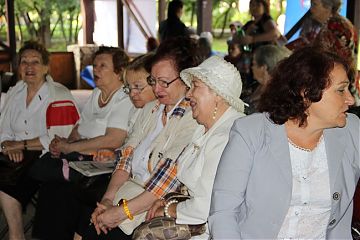 В парке Шкулева состоялась праздничная встреча,  посвященная Дню Государственного флага России