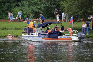 Безопасное нахождение вблизи водоемов: спасатели напомнили главные правила