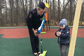 Сотрудники Госавтоинспекции Юго-восточного округа провели профилактическое мероприятие «Велосипедист, роллер, самокат».