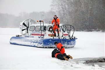 Спасатели призывают не выходить на лед, это опасно!